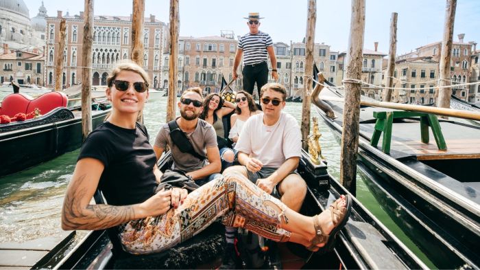 Travel groups for young adults